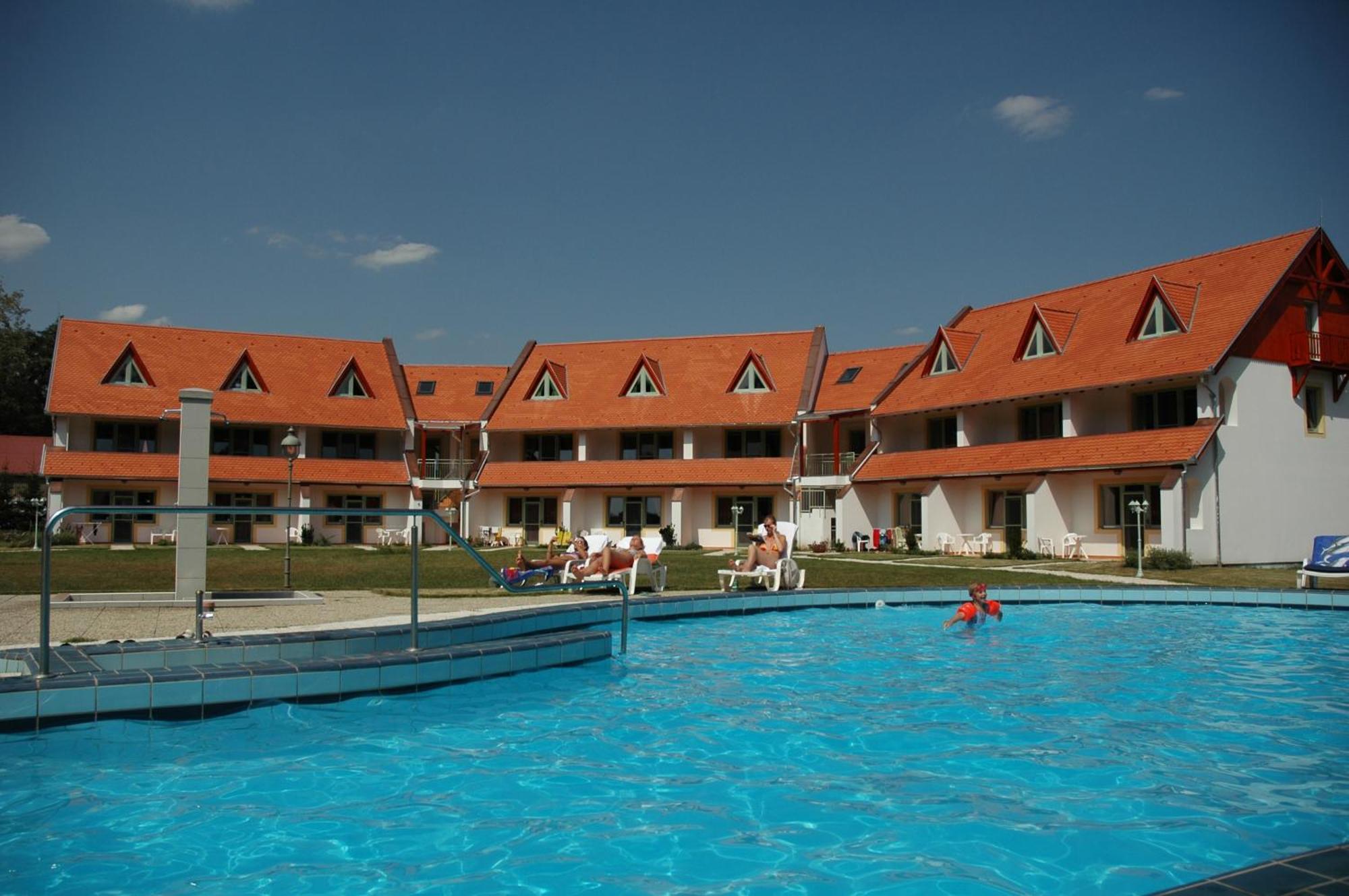 Abbazia Country Club Hotel Nemesnep Luaran gambar